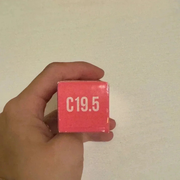 NEW IN BOX- MAGIC STAR™ CONCEALER- C 19.5- MEDIUM DEEP SKIN TONE-JEFFREE STAR - Picture 7 of 7